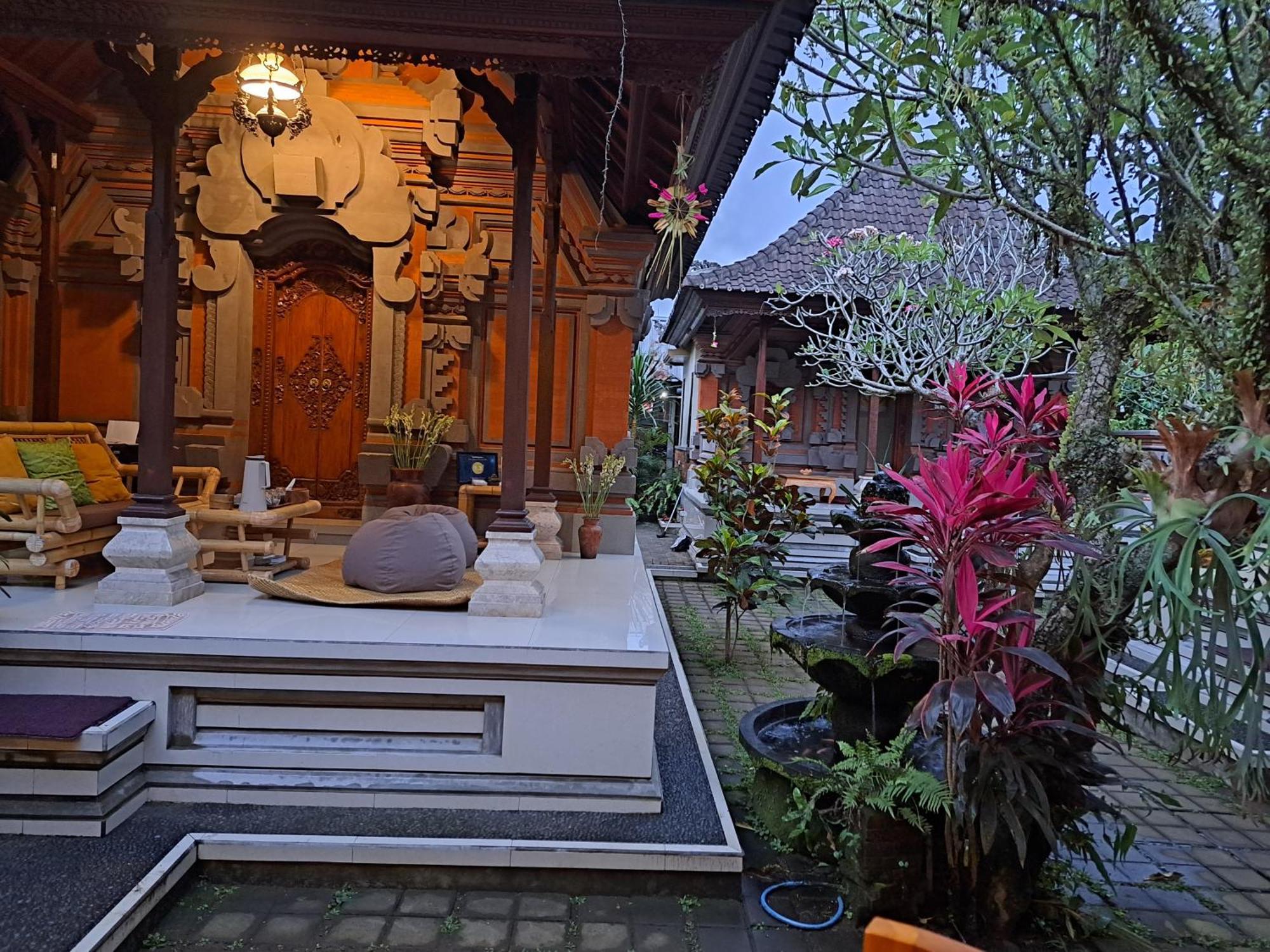 Sahadewa House Hotel Ubud  Ngoại thất bức ảnh