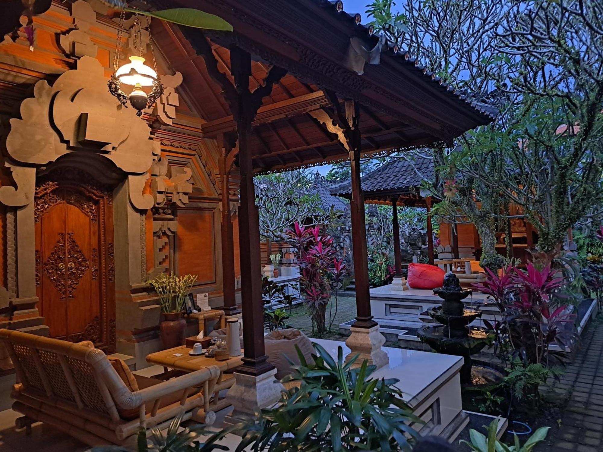 Sahadewa House Hotel Ubud  Ngoại thất bức ảnh