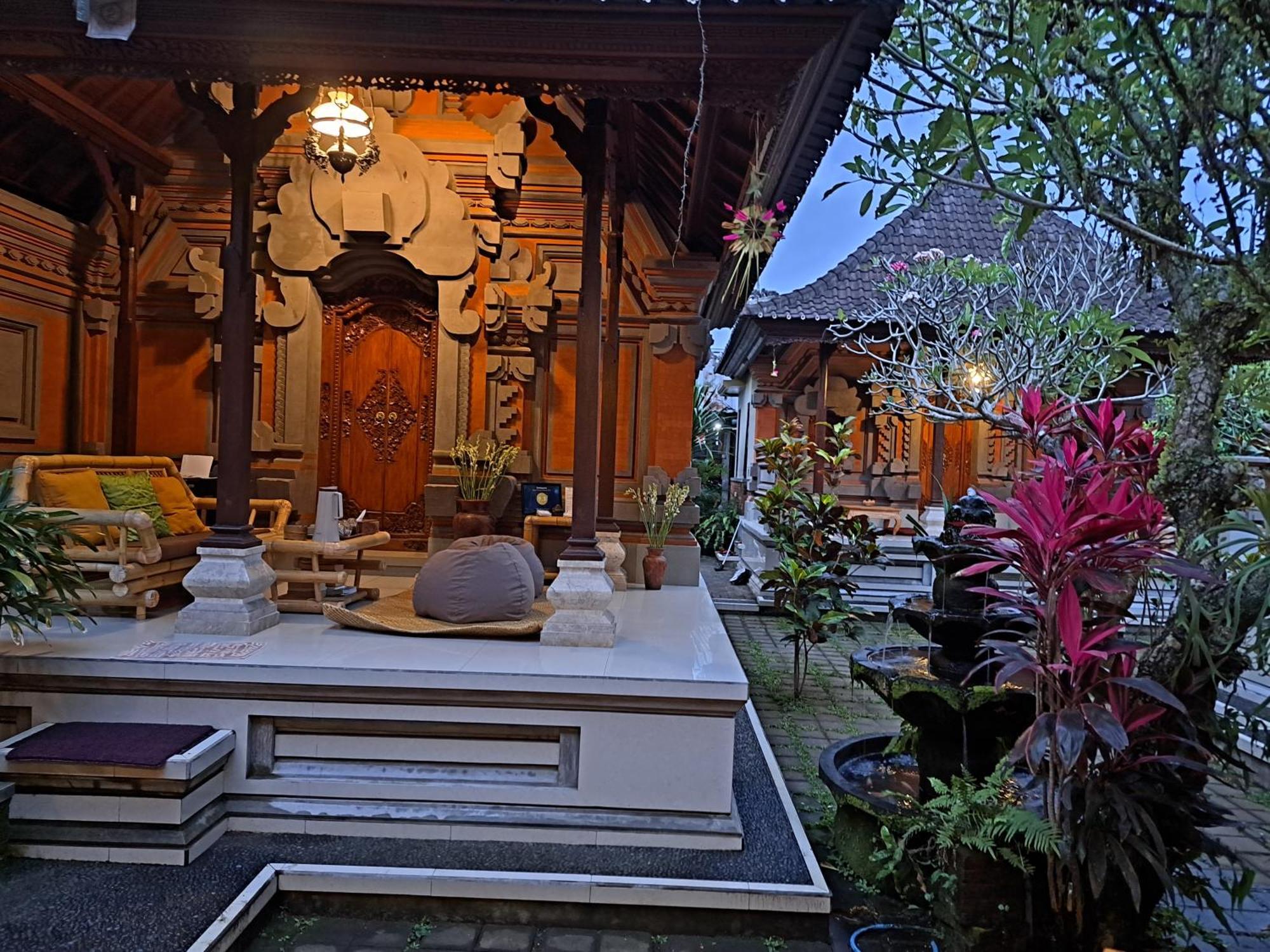 Sahadewa House Hotel Ubud  Ngoại thất bức ảnh