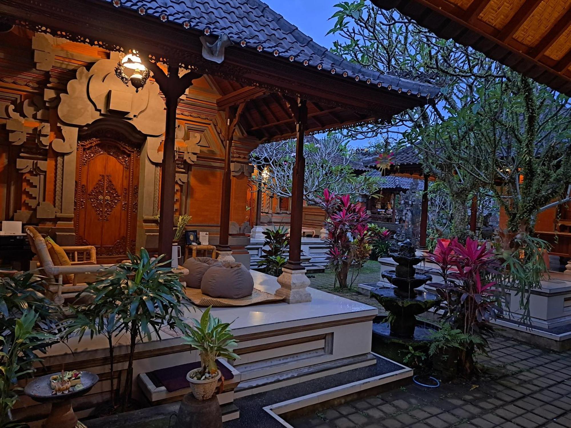 Sahadewa House Hotel Ubud  Ngoại thất bức ảnh